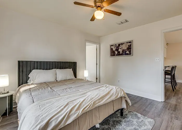 Holiday home 2 Mi To Fsu: Pet-friendly Retreat W/ Private Yard *