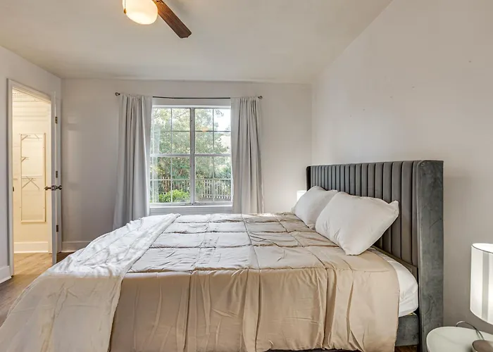 Holiday home 2 Mi To Fsu: Pet-friendly Retreat W/ Private Yard *
